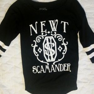 Fantastic beasts shirt- comfy 3/4 sleeve brand new condition- looks great on!